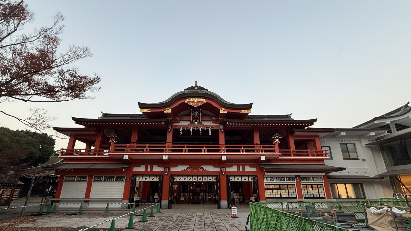 Two-storey shrine building