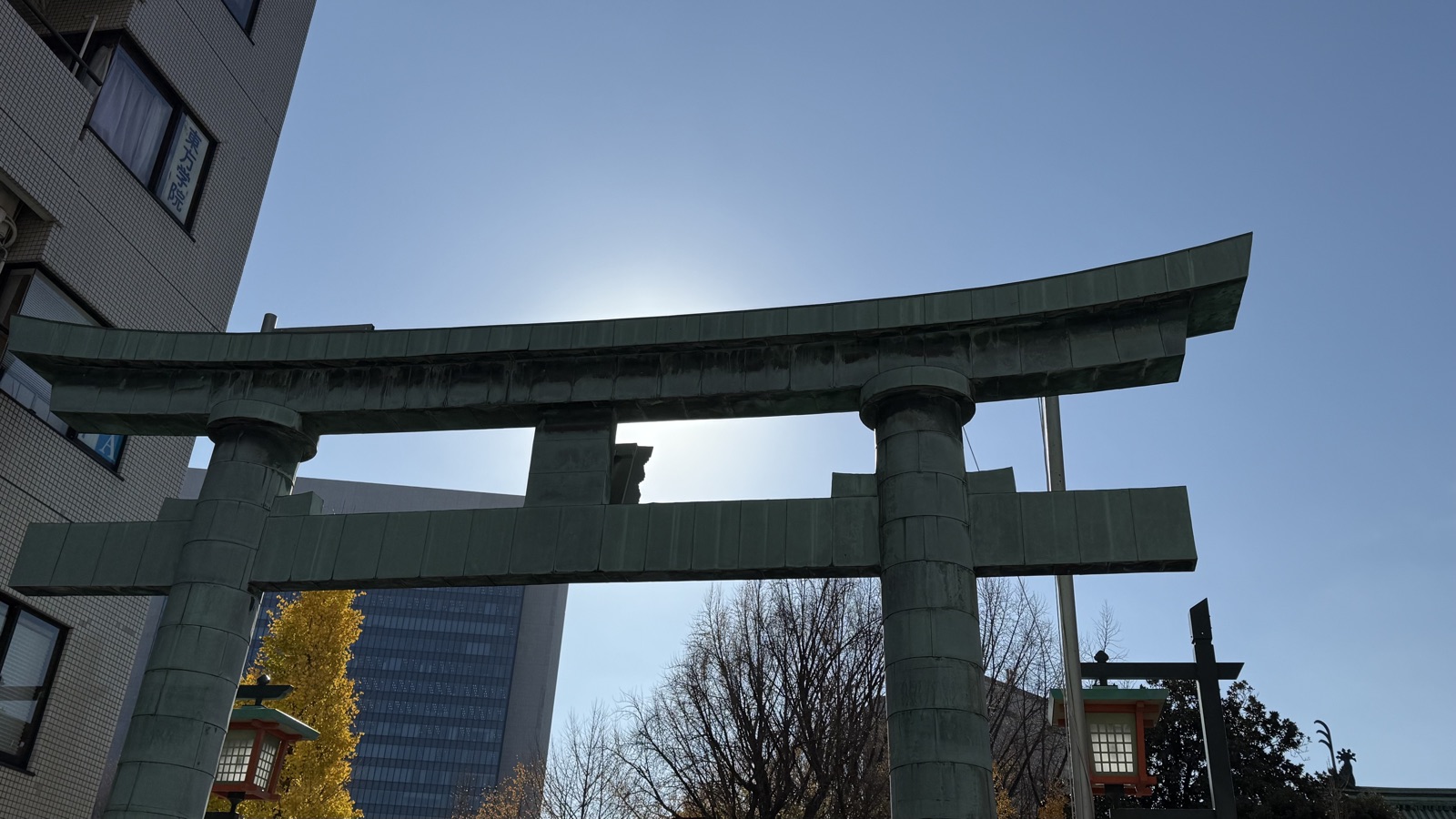 Large torii against the light