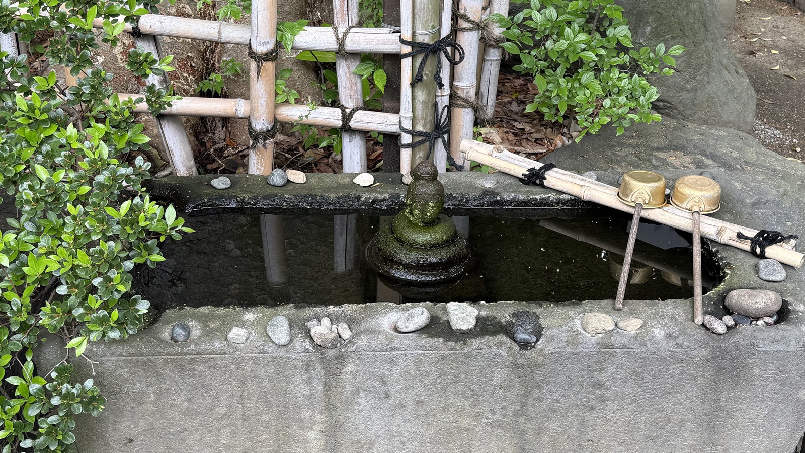 The water basin and ladles